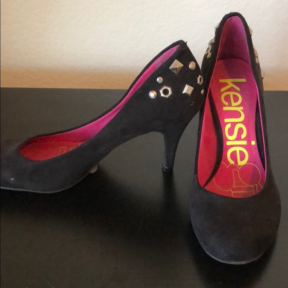 Black Studded Pumps